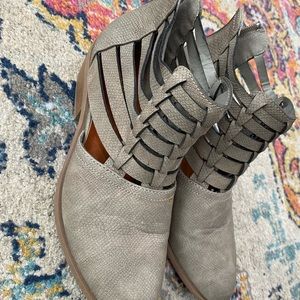 Brand new Maurice bootie size 9